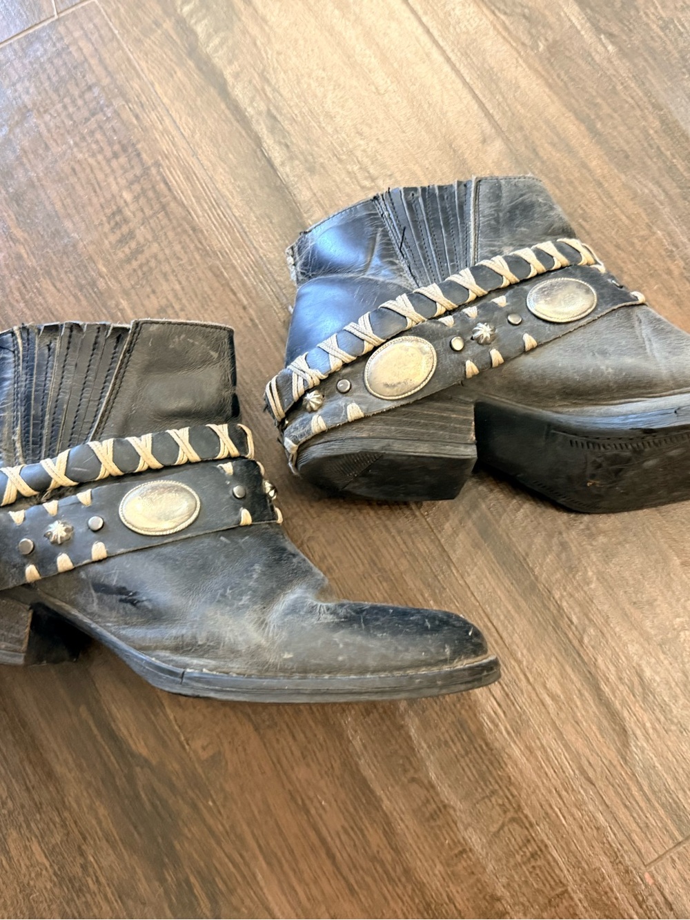 Circle G Black Leather Ankle Booties with Concho & Braided Trim - Picture 6 of 7
